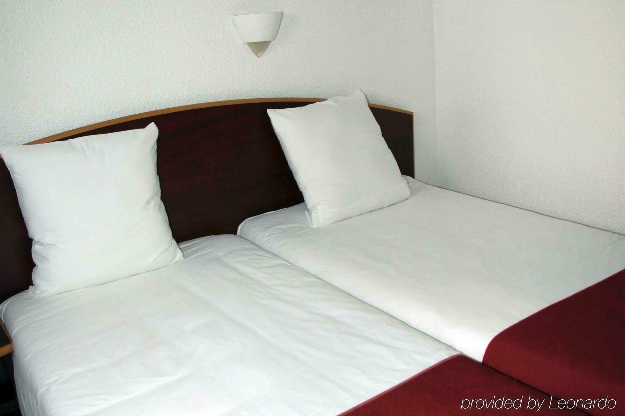 Comfort Hotel Grenoble Saint Egreve Exterior photo